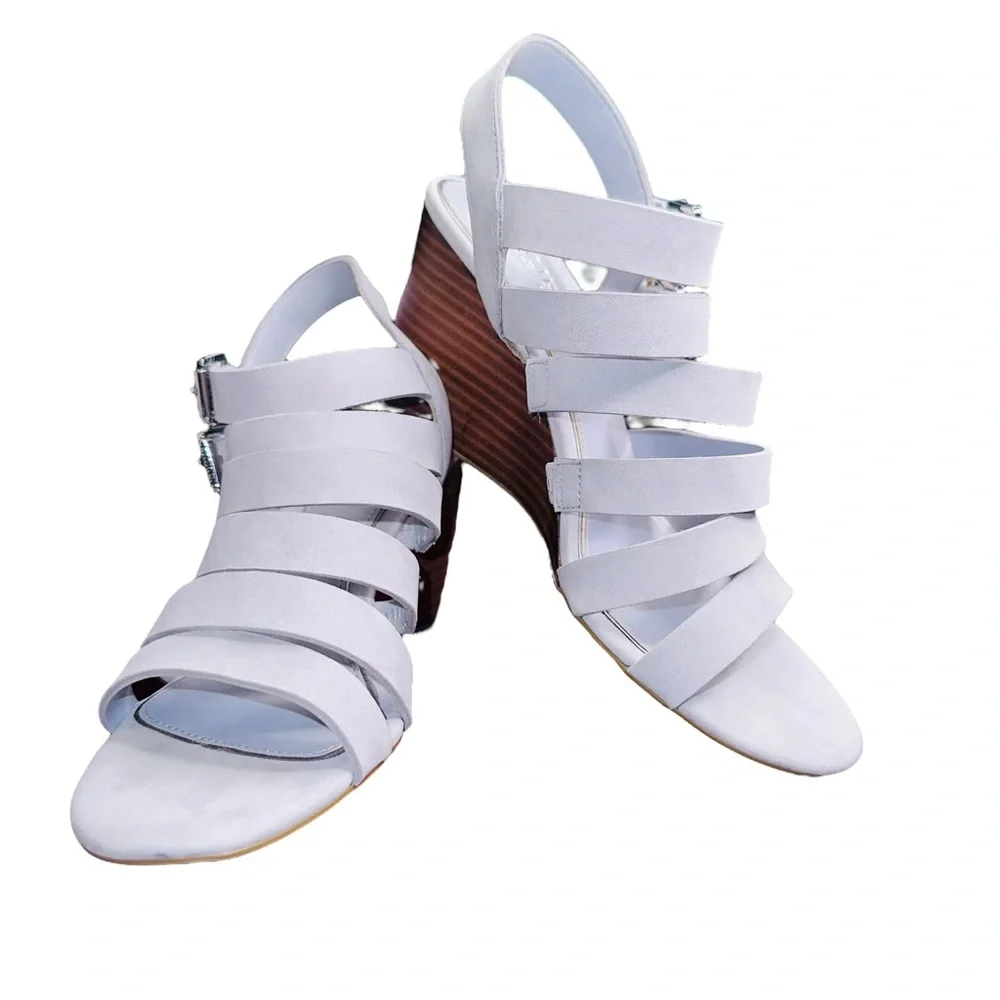 Lauren Ralph Lauren - Aleigh strappy nubuck sandal, Chalk Gray, Size6.5B